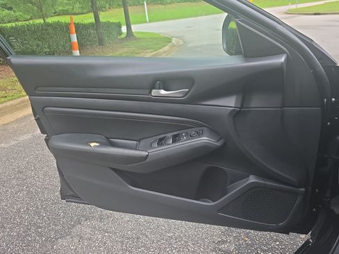 Used 2019 Nissan Altima 2.5 S FWD image 24