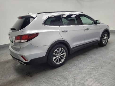 Used 2017 Hyundai Santa Fe SE image 10