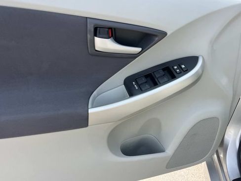 Used 2011 Toyota Prius Two FWD image 38