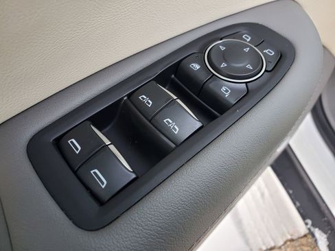 Certified 2023 Cadillac XT5 Premium Luxury w/ LPO, Floor Liner Package image 18