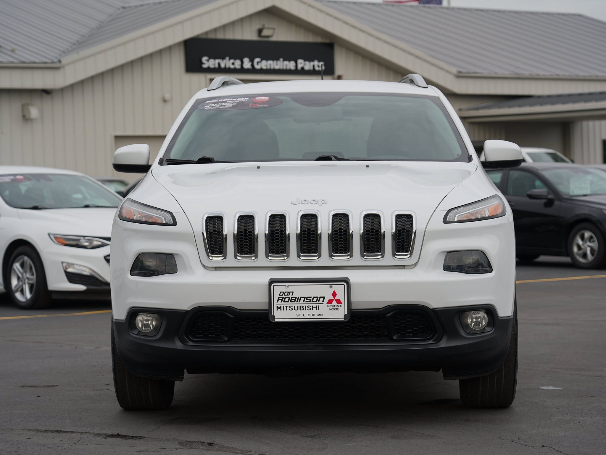 Used 2018 Jeep Cherokee Latitude w/ Safety Group AWD/4WD image 9