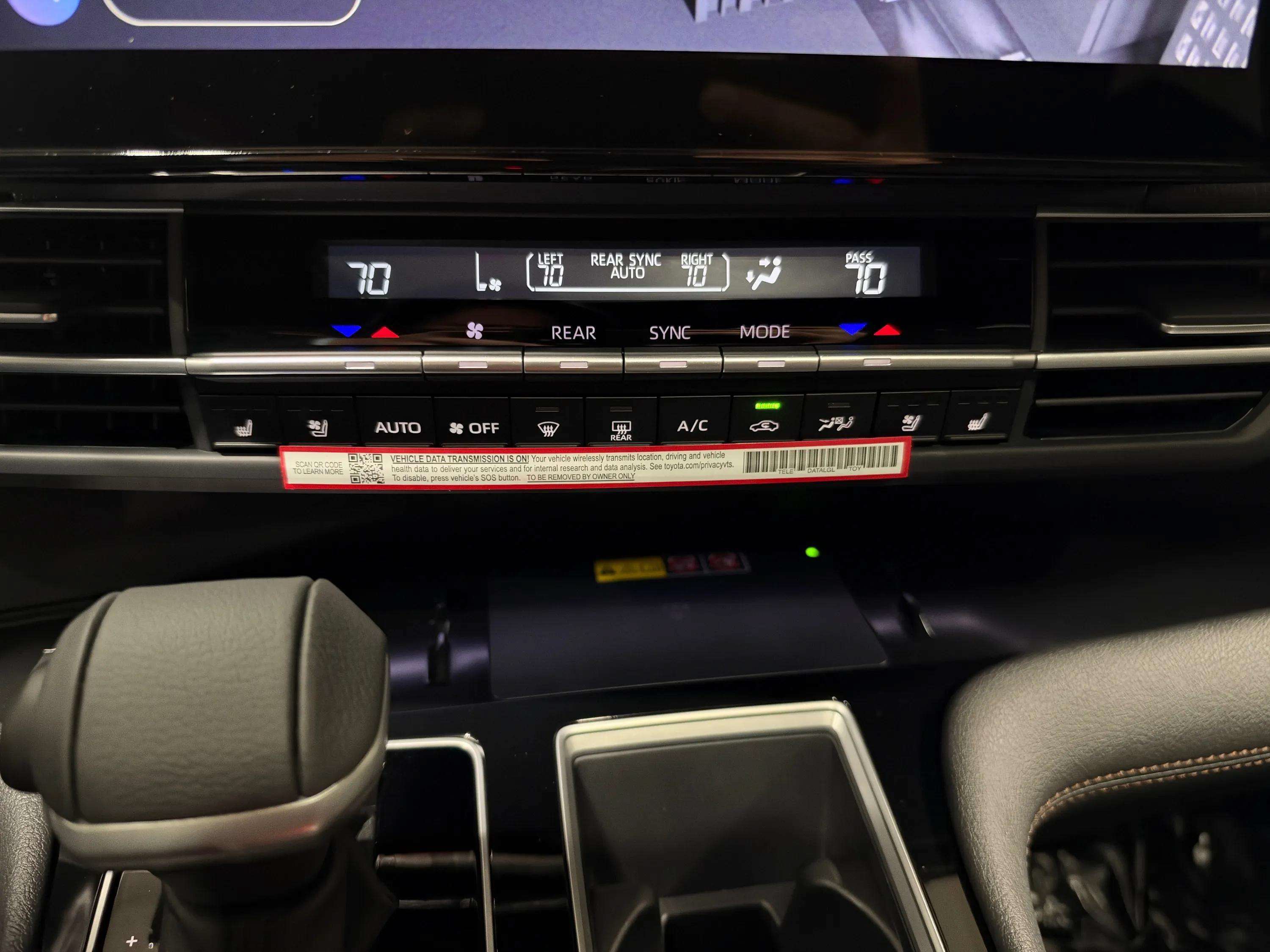 Used 2026 Toyota Sienna Platinum AWD/4WD image 19