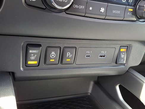 New 2026 Nissan Frontier SV w/ SV Convenience Package AWD/4WD image 15