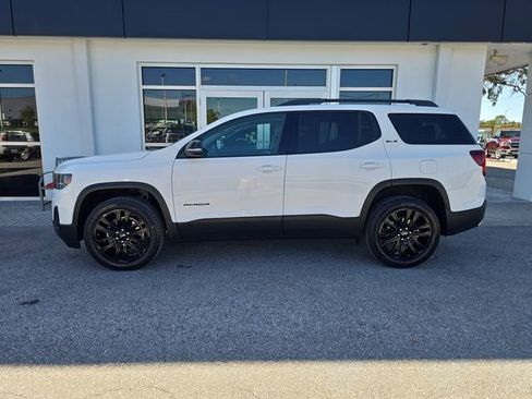 Certified 2023 GMC Acadia SLE w/ Driver Convenience Package FWD image 4