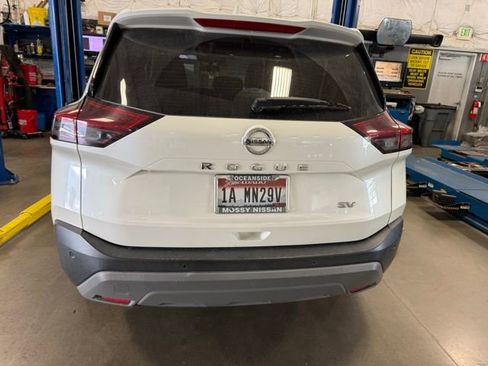 Used 2021 Nissan Rogue SV FWD image 11