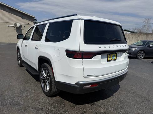 Used 2022 Jeep Wagoneer Series II w/ Premium Group I AWD/4WD image 7