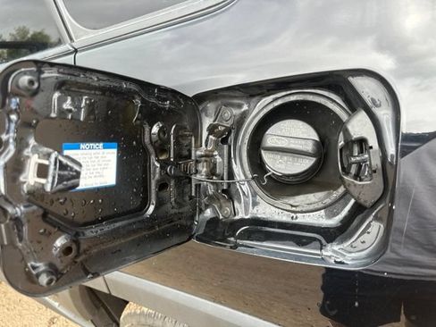 Used 2020 Toyota RAV4 LE AWD/4WD image 14