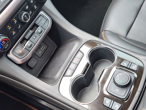 Used 2020 GMC Acadia AT4 AWD/4WD image 17