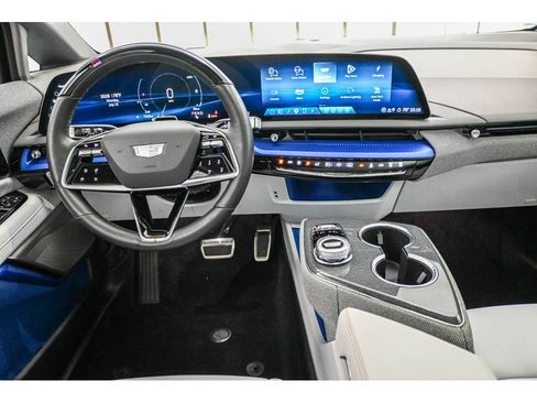 Certified 2025 Cadillac Optiq Sport 1 AWD/4WD image 32