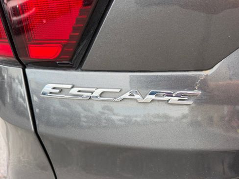 Used 2019 Ford Escape SE FWD image 24