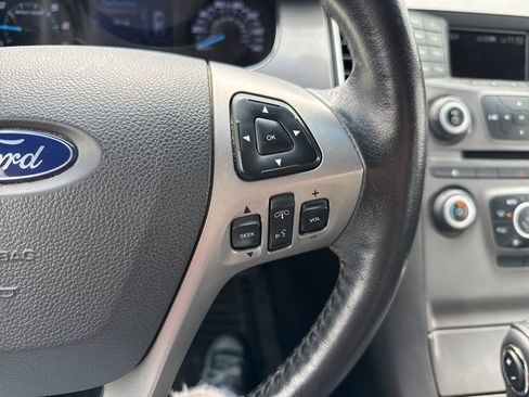 Used 2015 Ford Taurus SEL FWD image 12
