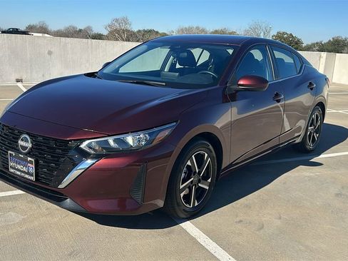 Used 2025 Nissan Sentra SV image 8