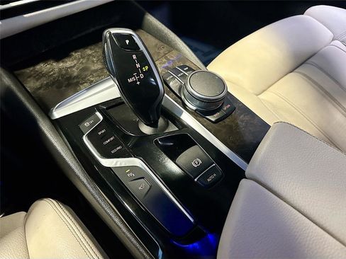 Used 2017 BMW 540i image 18