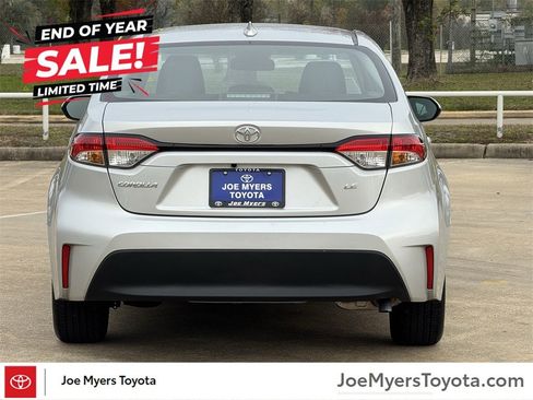 Used 2025 Toyota Corolla LE image 6
