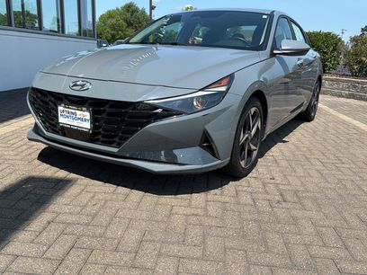 Used 2021 Hyundai Elantra SEL w/ Convenience + Premium Package