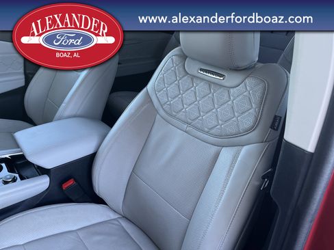 Used 2025 Ford Explorer Platinum w/ Ultimate Package image 11