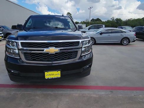 Used 2019 Chevrolet Suburban LT RWD image 3