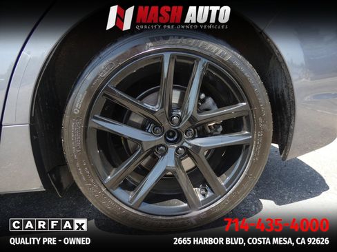 Used 2015 Lexus CT 200h w/ Navigation Package FWD image 18
