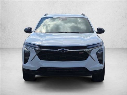 Used 2025 Chevrolet Trax RS w/ Driver Confidence Package image 2