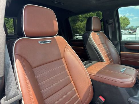 Used 2024 GMC Sierra 3500 Denali Ultimate AWD/4WD image 29