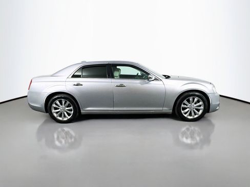 Used 2018 Chrysler 300 Limited w/ Safetytec Plus Group image 6