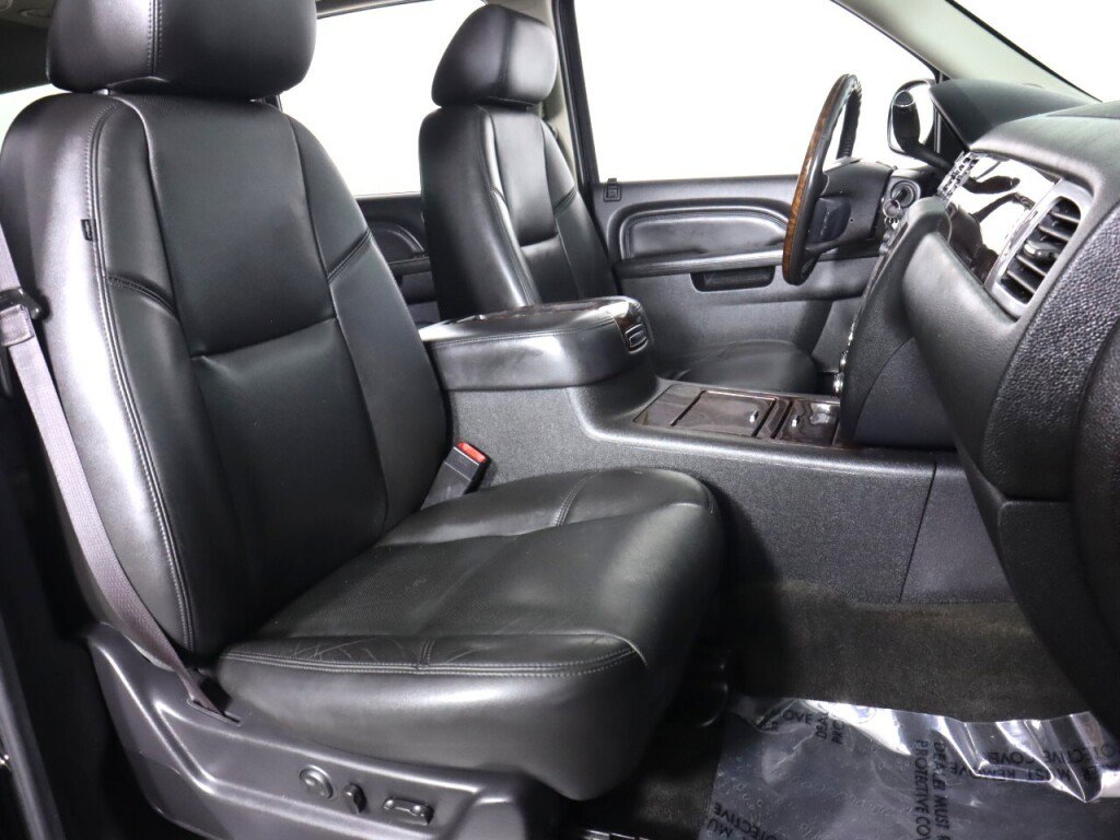Used 2013 GMC Yukon XL Denali RWD image 44