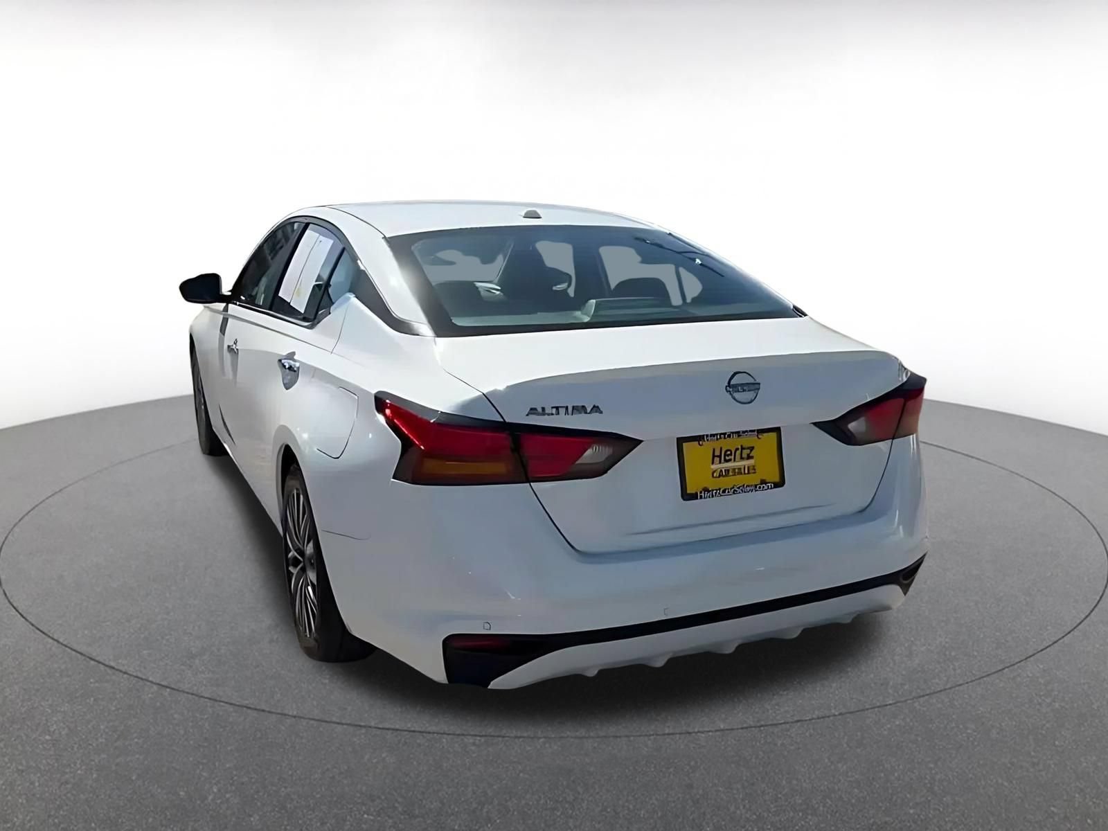 Used 2025 Nissan Altima 2.5 SV FWD image 10