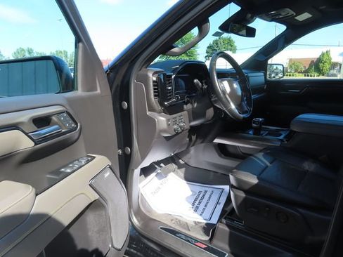 Used 2023 Chevrolet Silverado 1500 ZR2 AWD/4WD image 17