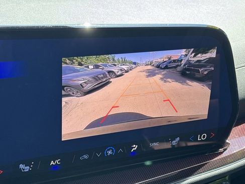 Used 2026 Chevrolet Traverse Z71 w/ LPO, Floor Liner Package AWD/4WD image 18