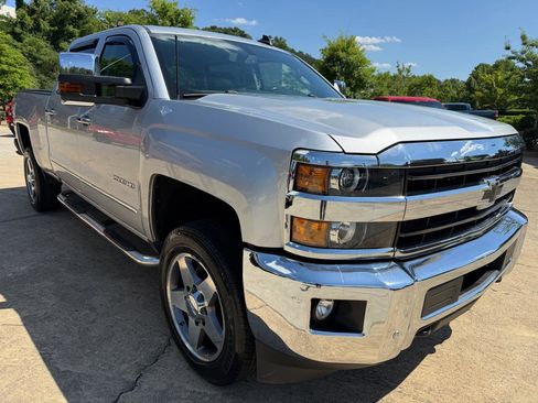 Used 2018 Chevrolet Silverado 2500 LTZ w/ LTZ Plus Package AWD/4WD image 6