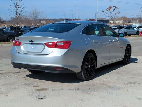 Used 2018 Chevrolet Malibu LT w/ Redline Edition image 8