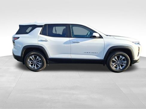 Used 2026 Chevrolet Equinox LT w/ Convenience Package II image 2