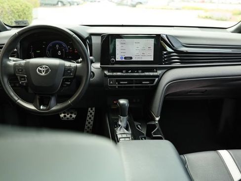 Used 2025 Toyota Camry SE FWD image 26