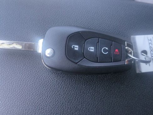 Used 2026 Chevrolet Trax RS FWD image 13