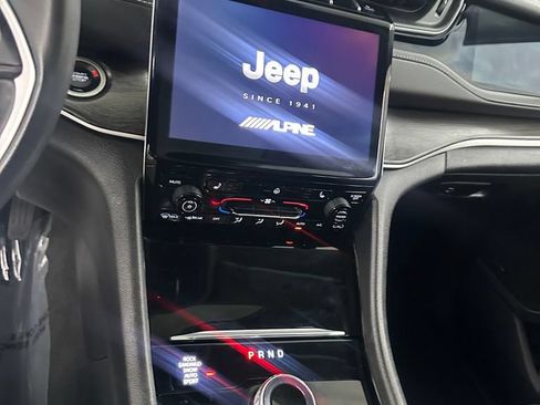 Used 2023 Jeep Grand Cherokee 4WD 4xe image 18