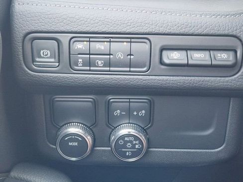 Used 2024 GMC Yukon Denali image 23