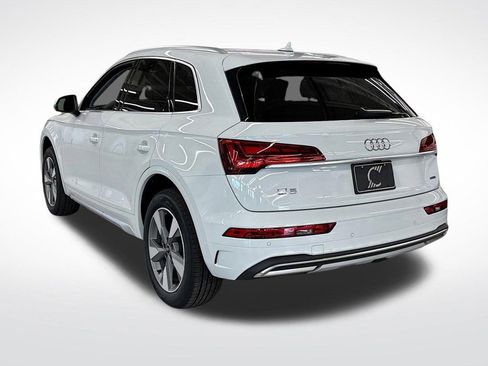Used 2025 Audi Q5 2.0T Premium Plus w/ Premium Plus Package image 3