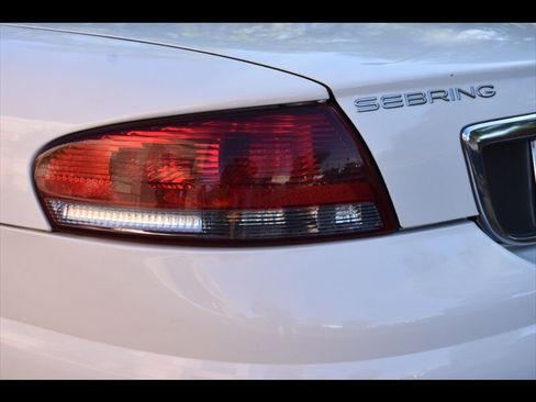 Used 2006 Chrysler Sebring Touring FWD image 46
