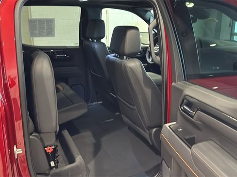 Used 2025 GMC Sierra 1500 AT4 w/ AT4 Premium Package image 16