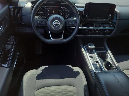Used 2022 Nissan Pathfinder SV FWD image 13