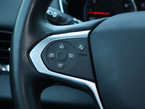 Used 2023 Chevrolet Traverse LT FWD image 14