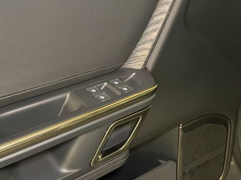 Used 2022 Rivian R1T Launch Edition image 19