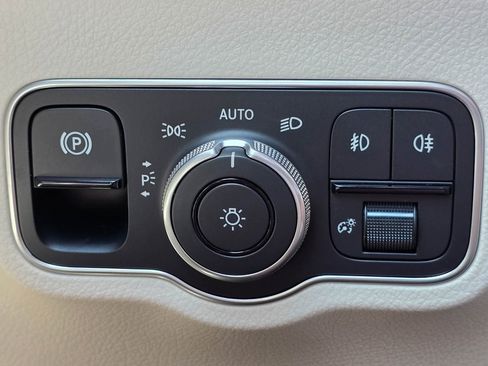 New 2026 Mercedes-Benz GLB 250 4MATIC image 29