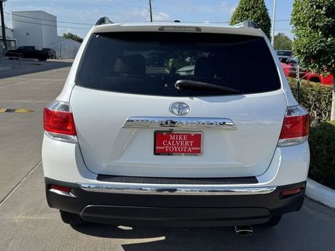 Used 2011 Toyota Highlander Limited w/ Tow Pkg FWD image 8