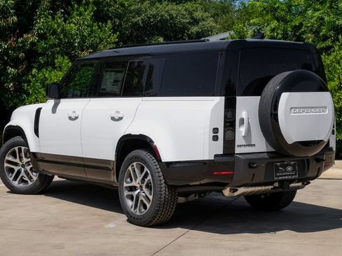 New 2026 Land Rover Defender 130 X-Dynamic SE AWD/4WD image 11