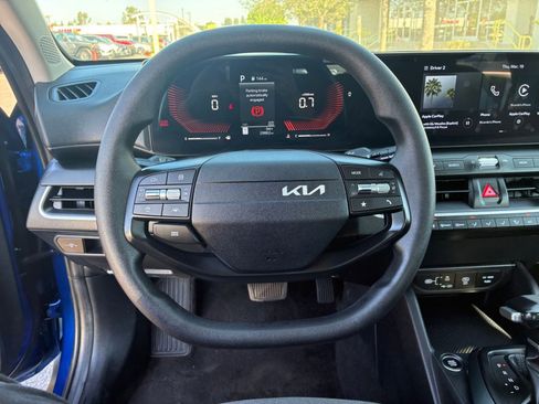 Used 2025 Kia K4 LXS image 27