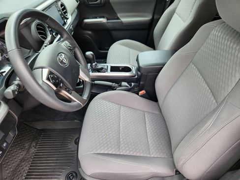Used 2023 Toyota Tacoma SR5 AWD/4WD image 9