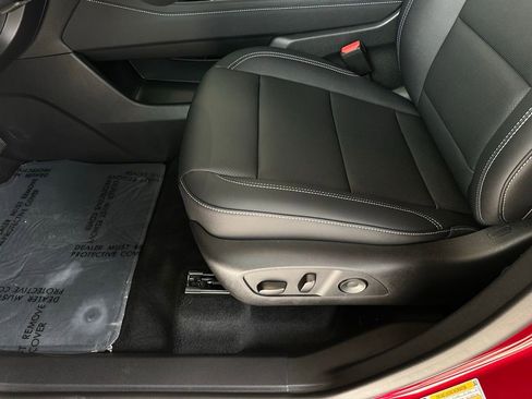 New 2026 Chevrolet Traverse LT image 12