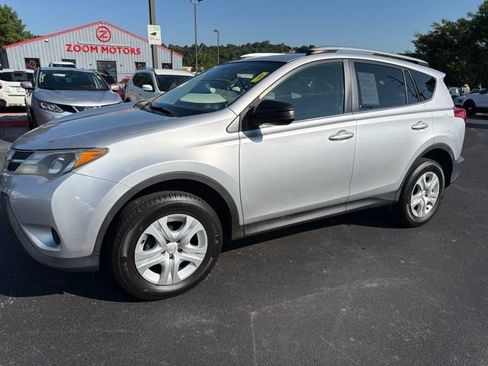 Used 2015 Toyota RAV4 LE FWD image 4