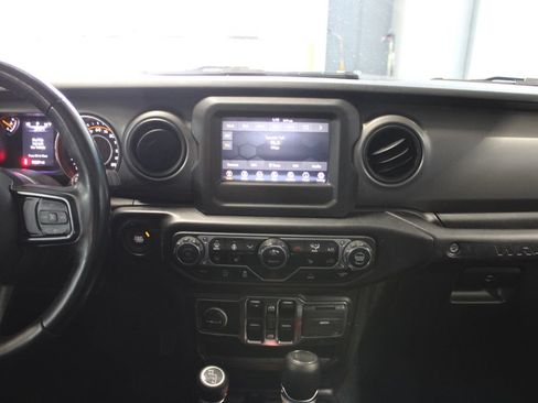 Used 2022 Jeep Wrangler Unlimited Sport AWD/4WD image 24
